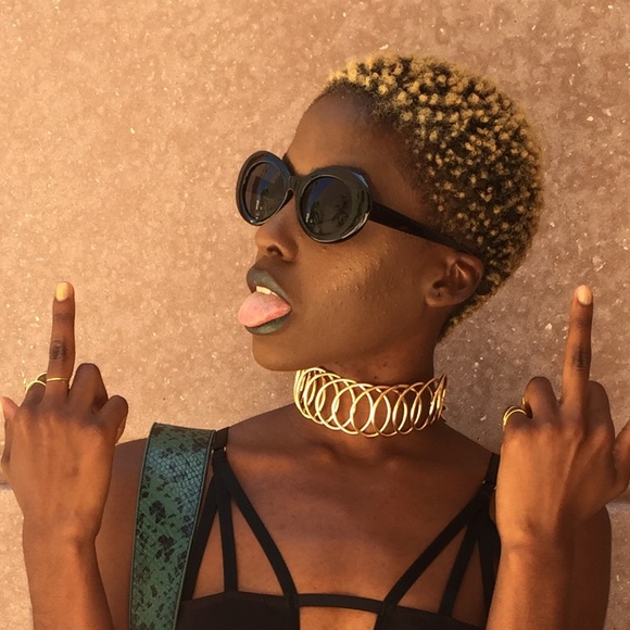 Kobain Oval Shades - Picture 7 of 8